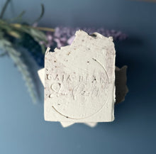 Load image into Gallery viewer, White Suede and Lavender Soleil