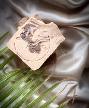 Load image into Gallery viewer, Woodland Cashmere