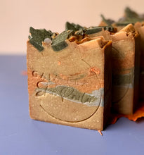 Load image into Gallery viewer, Pumpkinwood & Berry