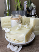 Load image into Gallery viewer, Honest Coconut Milk bar